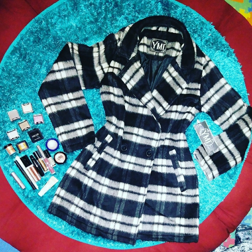 WOOL COAT+ 21 PIECE MAKEUP LOT